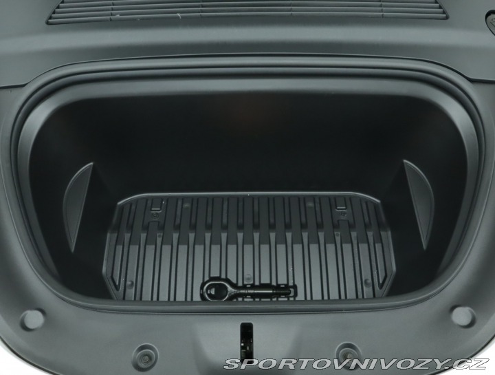 Tesla Model Y . Long Range AWD 75kWh 2021