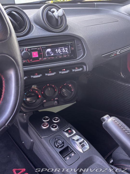 Alfa Romeo 4C  2016