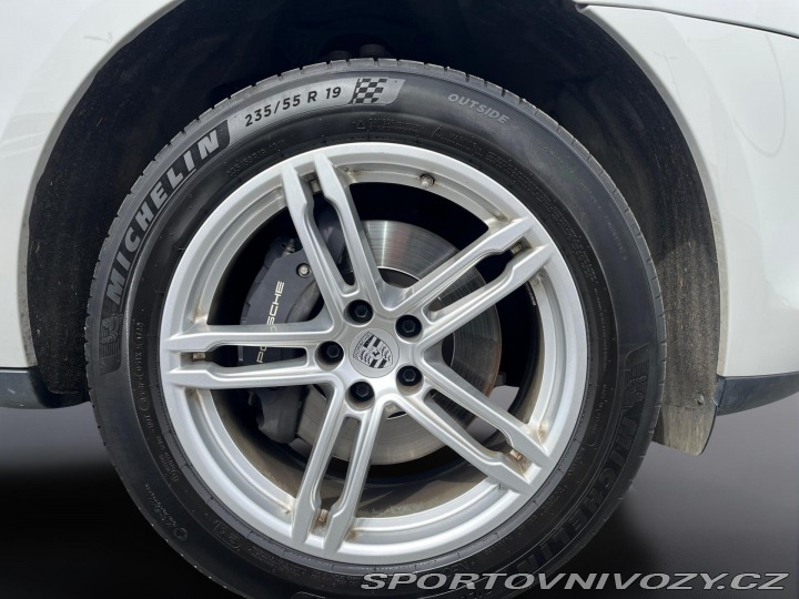Porsche Macan  2022