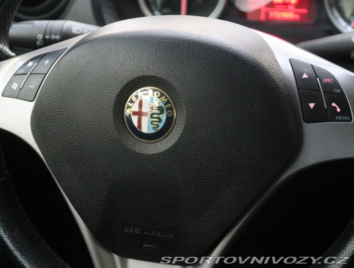 Alfa Romeo MiTo 1.4 MultiAir 2013