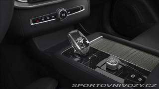 Volvo Ostatní modely XC90 2,0 T8 Plus Dark 2026