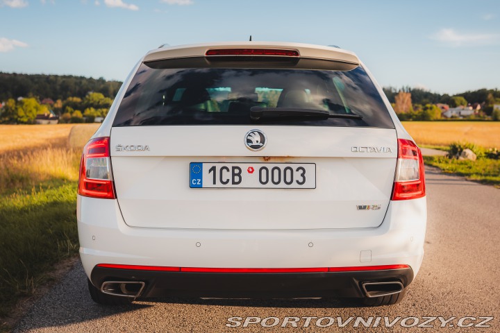 Škoda Octavia RS ŠKODA OCTAVIA 3 RS COMBI 2014