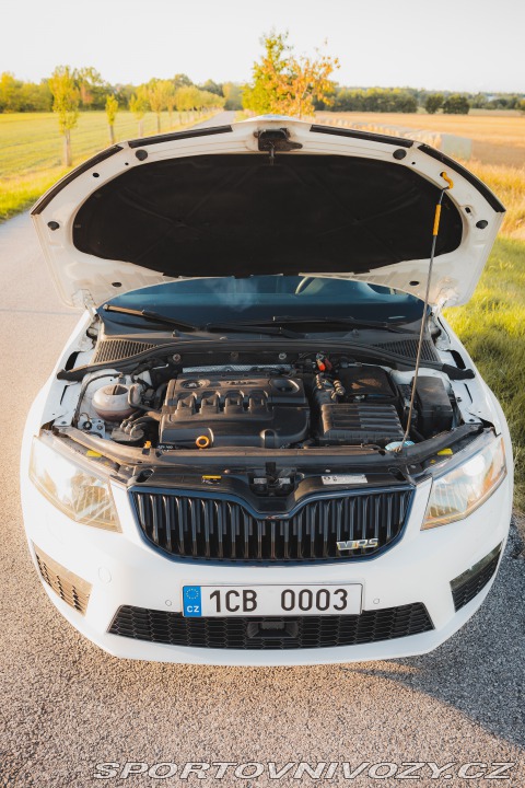 Škoda Octavia RS ŠKODA OCTAVIA 3 RS COMBI 2014