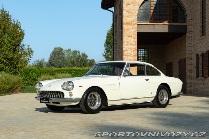 Ferrari 330 GT 2+2 MK I 1964