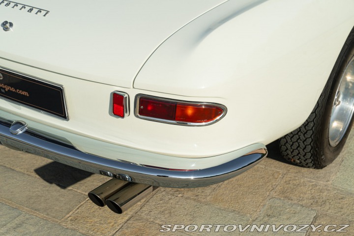 Ferrari 330 GT 2+2 MK I 1964