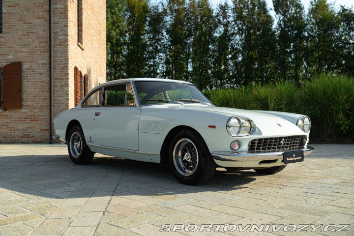 Ferrari 330 GT 2+2 MK I 1964