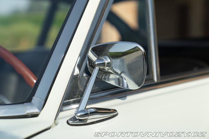 Ferrari 330 GT 2+2 MK I 1964