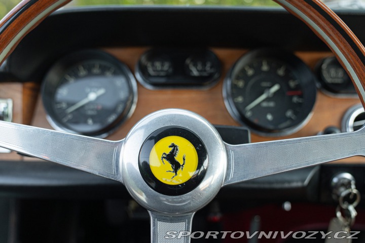 Ferrari 330 GT 2+2 MK I 1964