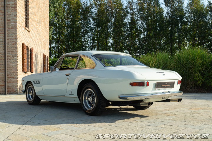 Ferrari 330 GT 2+2 MK I 1964