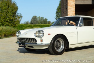 Ferrari 330 GT 2+2 MK I 1964