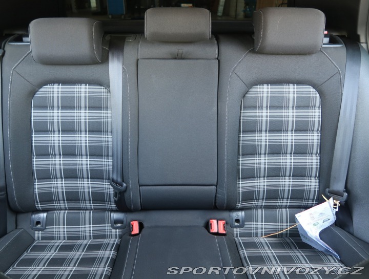 Volkswagen Golf Comfortline 2.0 TDI GTD 2015