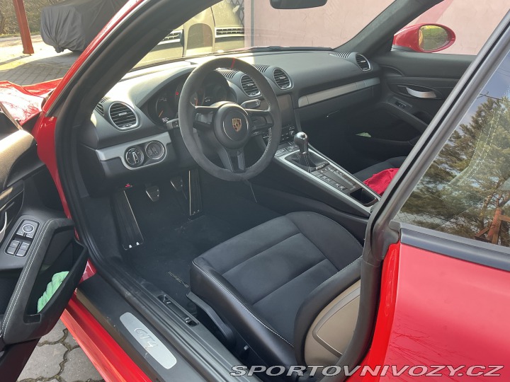 Porsche 718 GT4 2021