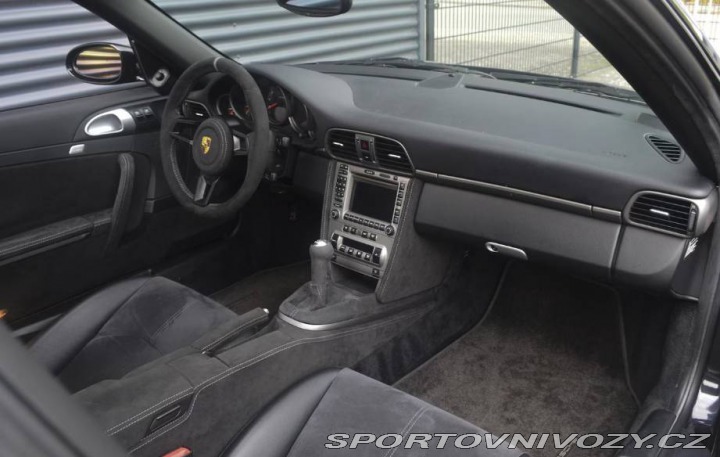 Porsche 911 Carrera 2 2005