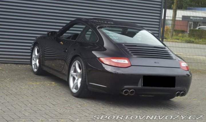Porsche 911 Carrera 2 2005