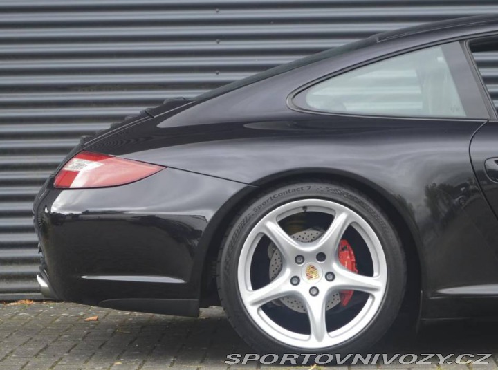 Porsche 911 Carrera 2 2005