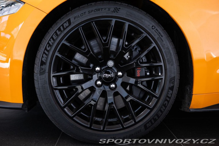 Ford Mustang 5.0 V8 GT Fastback 1.maji 2018