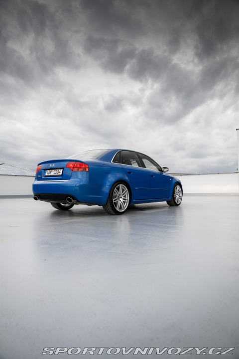 Audi RS4 2006