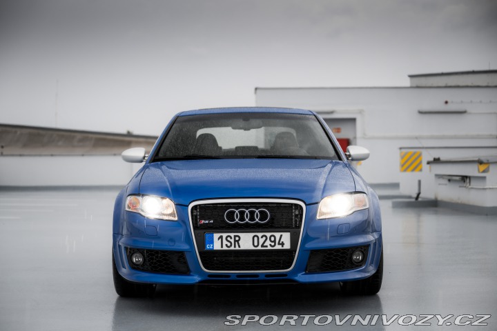 Audi RS4 B7 4.2l V8 420HP quattro 2006