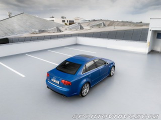 Audi RS4 2006