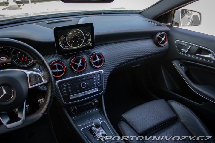 Mercedes-Benz A Mercedes-AMG A45 4Matic 2016