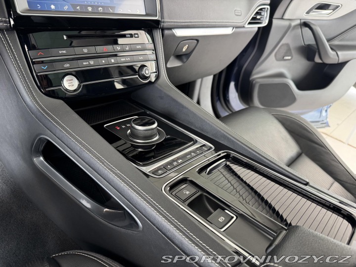 Jaguar F-Pace 30d S*AWD*Max.Výb*Webasto 2017