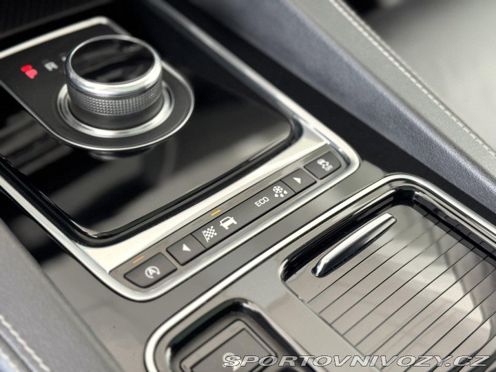 Jaguar F-Pace 30d S*AWD*Max.Výb*Webasto 2017