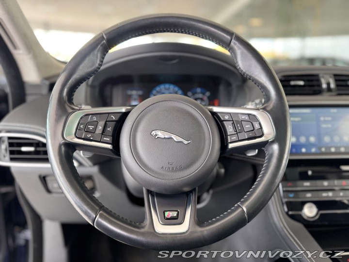 Jaguar F-Pace 30d S*AWD*Max.Výb*Webasto 2017