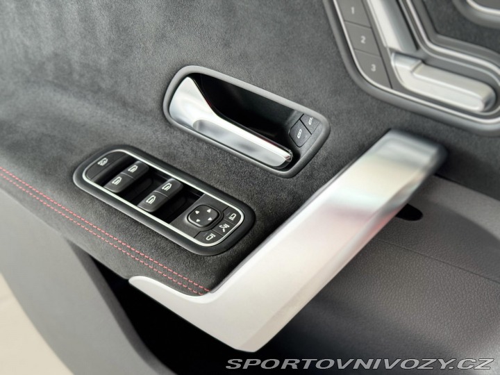 Mercedes-Benz A 200 AMG AUT*Panorama*Dist 2020
