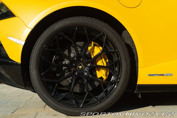Lamborghini Ostatní modely HURACÁN EVO SPYDER 2021