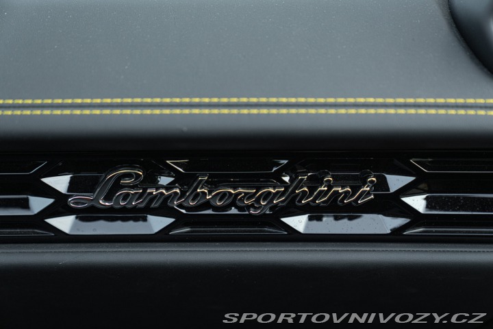 Lamborghini Ostatní modely HURACÁN EVO SPYDER 2021