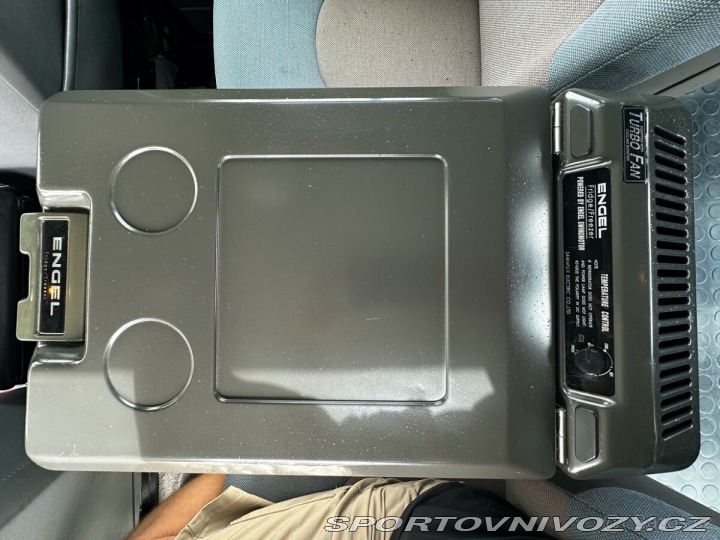 Ostatní značky Ostatní modely Land Rover Defender 2002