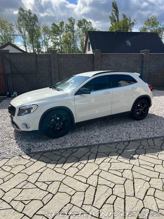 Mercedes-Benz Ostatní modely GLA 180 2017
