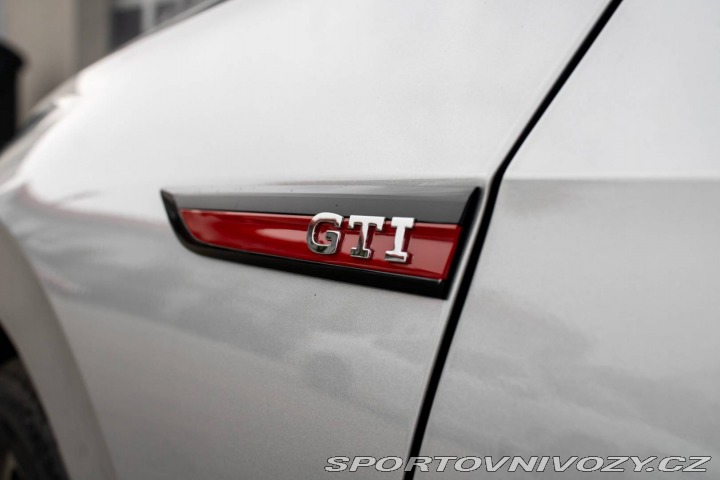 Volkswagen Golf 2.0 TSI GTI DSG / 180kW 2021