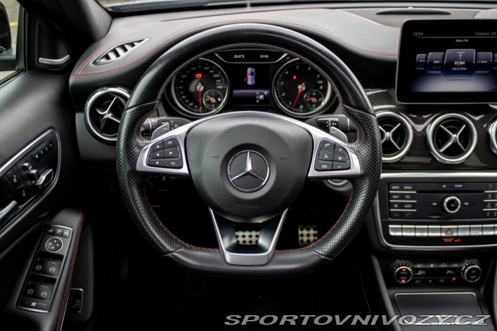 Mercedes-Benz Ostatní modely GLA 250 4MATIC AMG Line / 15 2018
