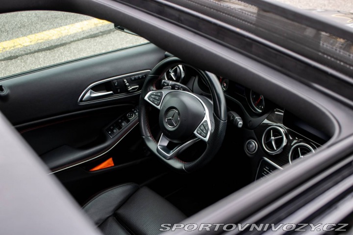 Mercedes-Benz Ostatní modely GLA 250 4MATIC AMG Line / 15 2018
