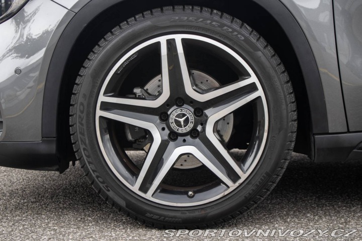 Mercedes-Benz Ostatní modely GLA 250 4MATIC AMG Line / 15 2018