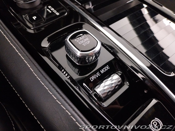 Volvo V90 T8 Twin Engine AWD 2019