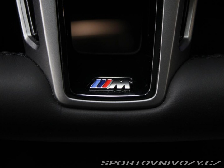 BMW 5 3,0 550e xDrive M-paket B 2025