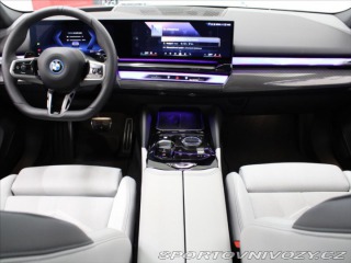 BMW 5 3,0 550e xDrive M-paket B 2025