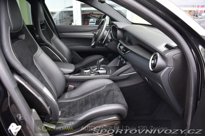 Alfa Romeo Stelvio 2.9V6 Bi-T SPARCO+AKRAPOV 2024