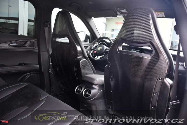 Alfa Romeo Stelvio 2.9V6 Bi-T SPARCO+AKRAPOV 2024
