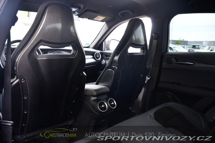 Alfa Romeo Stelvio 2.9V6 Bi-T SPARCO+AKRAPOV 2024