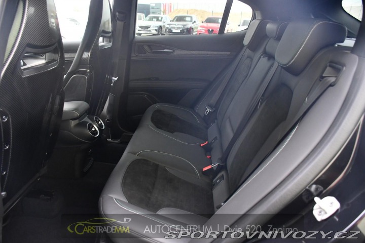 Alfa Romeo Stelvio 2.9V6 Bi-T SPARCO+AKRAPOV 2024