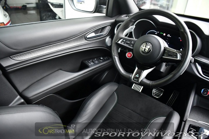 Alfa Romeo Stelvio 2.9V6 Bi-T SPARCO+AKRAPOV 2024