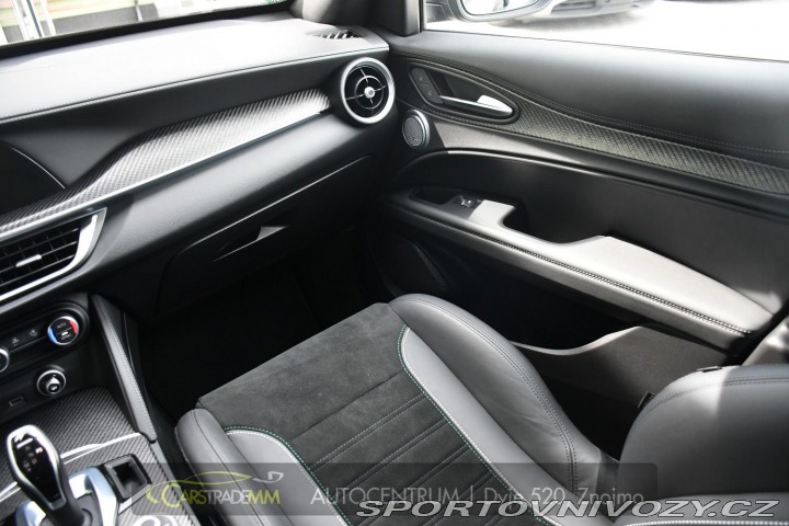 Alfa Romeo Stelvio 2.9V6 Bi-T SPARCO+AKRAPOV 2024