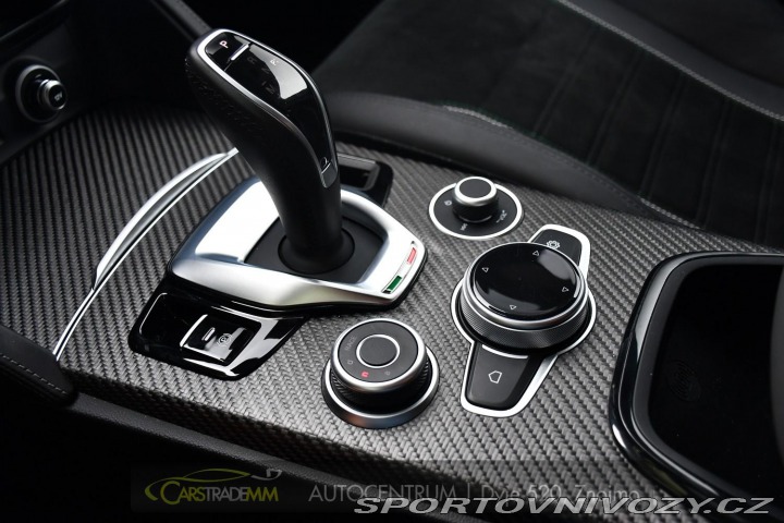 Alfa Romeo Stelvio 2.9V6 Bi-T SPARCO+AKRAPOV 2024