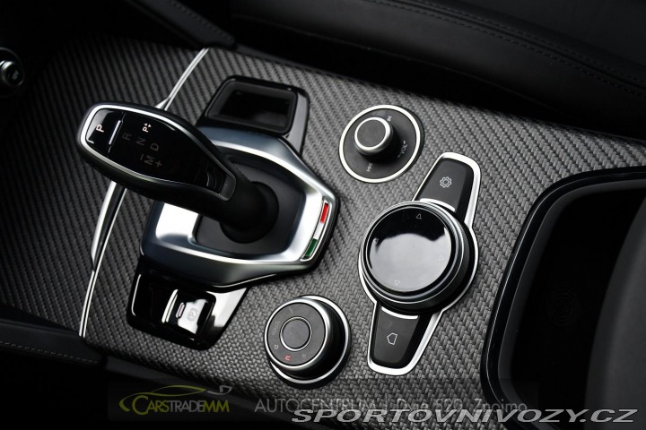 Alfa Romeo Stelvio 2.9V6 Bi-T SPARCO+AKRAPOV 2024