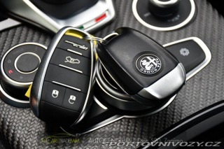 Alfa Romeo Stelvio 2.9V6 Bi-T SPARCO+AKRAPOV 2024