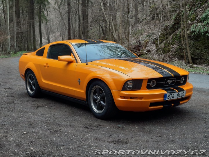 Ford Mustang 4.0, manuál 2007