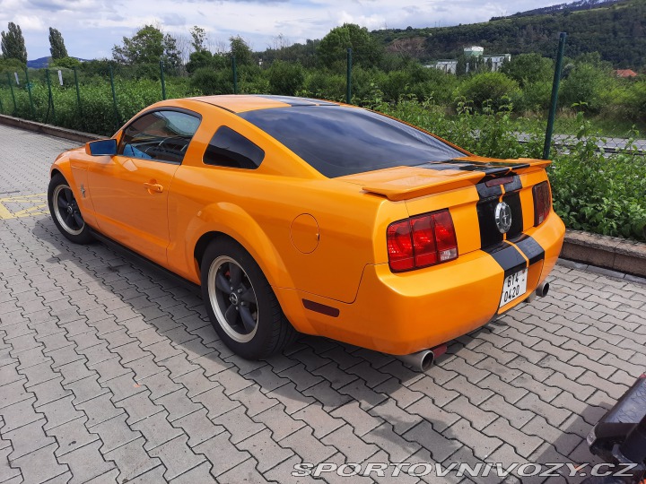 Ford Mustang 4.0, manuál 2007
